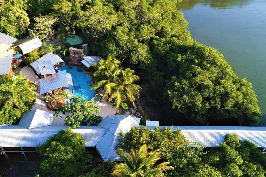 The Dock Resort Over Water Retreat Вест-Энд Экстерьер фото