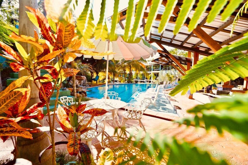 The Dock Resort Over Water Retreat Вест-Энд Экстерьер фото