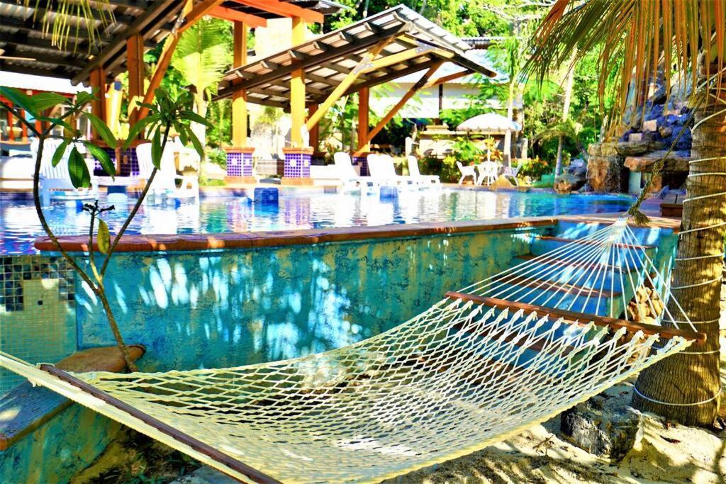 The Dock Resort Over Water Retreat Вест-Энд Экстерьер фото